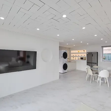 180Sqm 3R 2B Hongdae Area